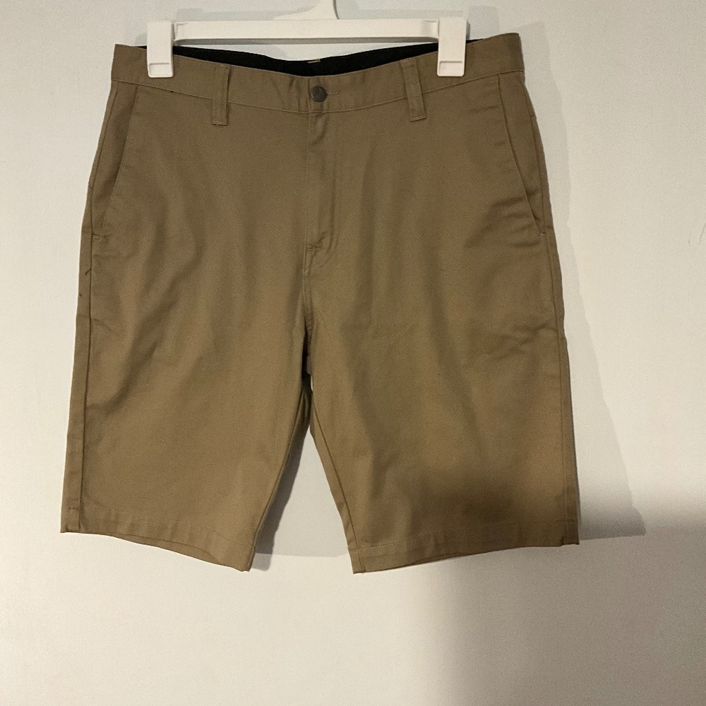 Men’s Volcom - Size 34 - Shorts